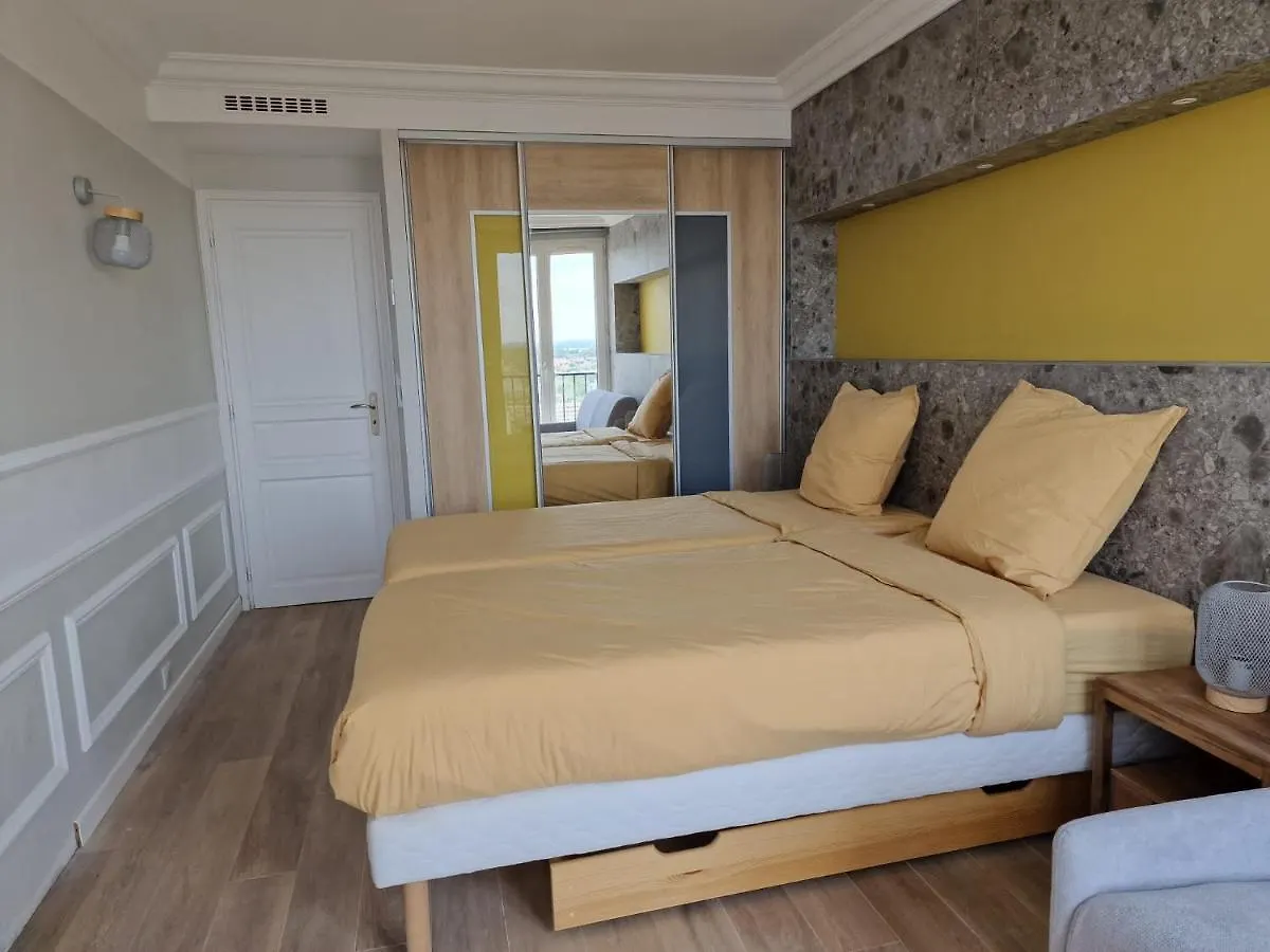 Magnifique 90 M², Paris Centre 20 Min, Hammam, Vue Apartment Choisy-le-Roi 0*,  France