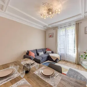  Apartamento Proche Paris, Gare Rer C A 2 Min A Pieds, Notre Dame A 15min, Parking Prive Et Traveller Awards 2025